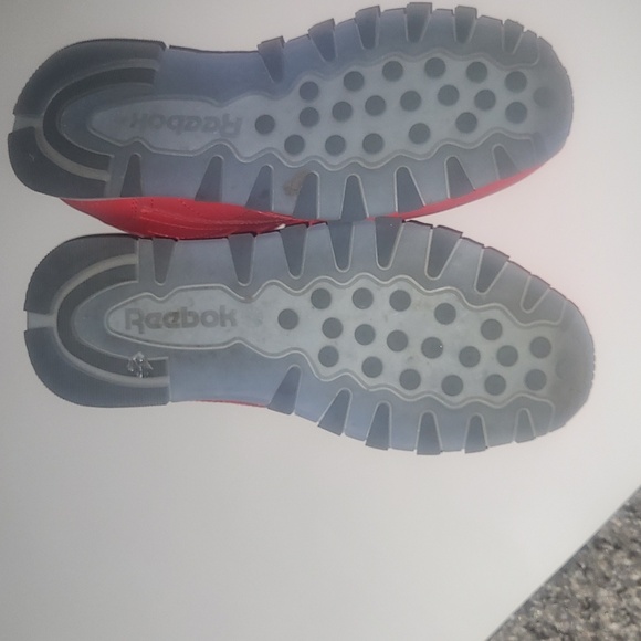 All Red Reebok with red shoe strings - Picture 7 of 12